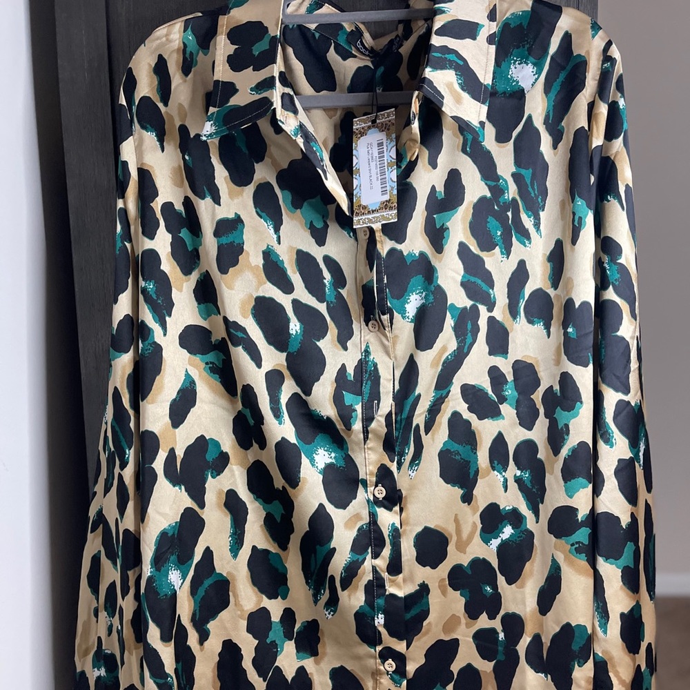 “NEW” Boohoo women’s top